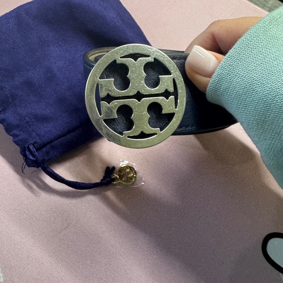Tory Burch women’s reversible blue grey Leather Belt - Picture 2 of 6